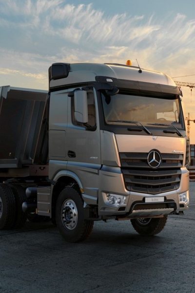 new_actros_hero_1920x1051